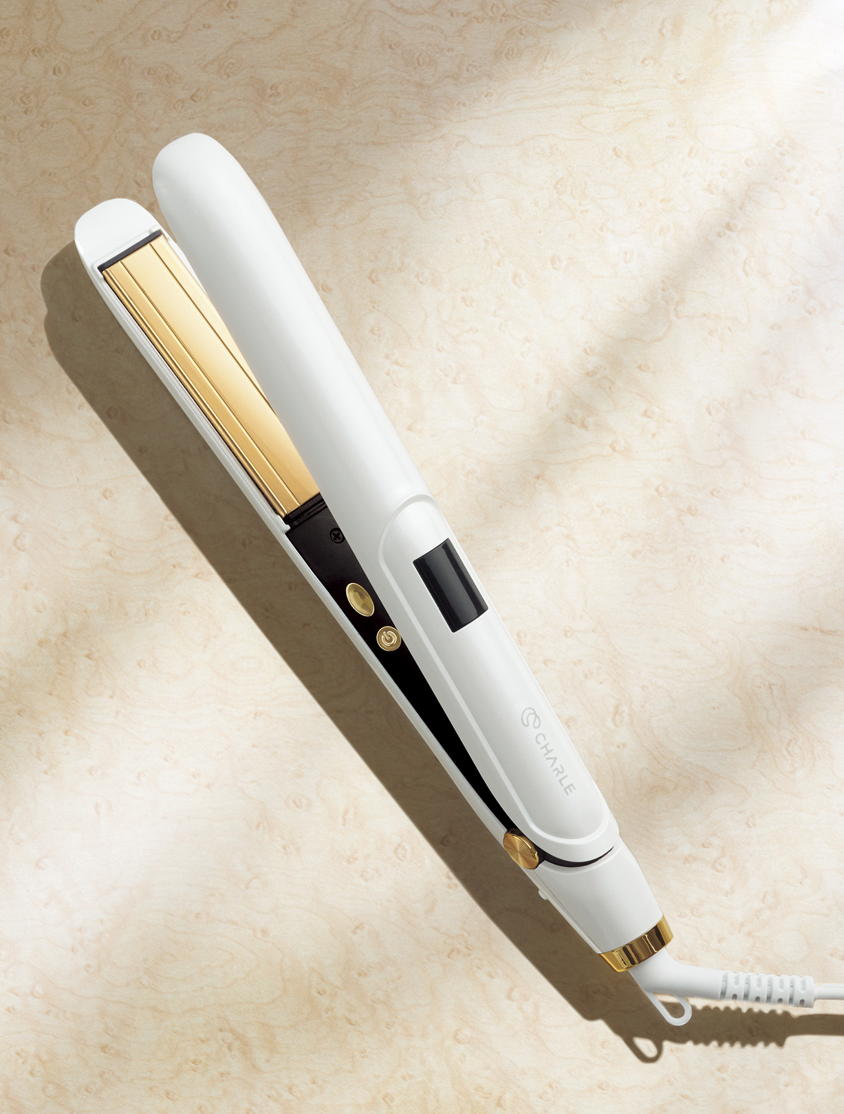 使うたび、自信が芽生える。シャルレ『ヘアケア アイロン』が叶える