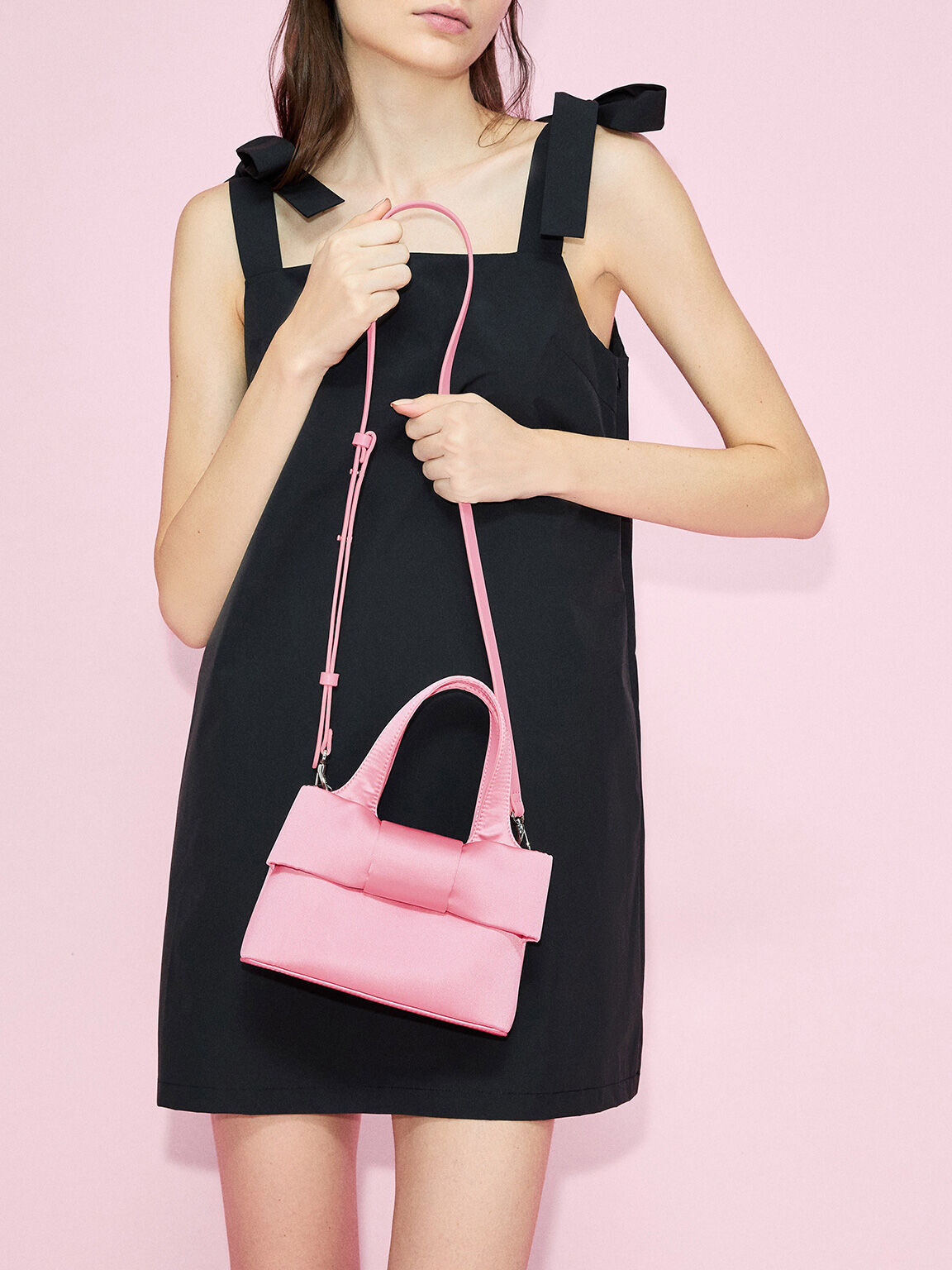 サテン ボウバケツバッグ - フラミンゴピンク | CHARLES & KEITH