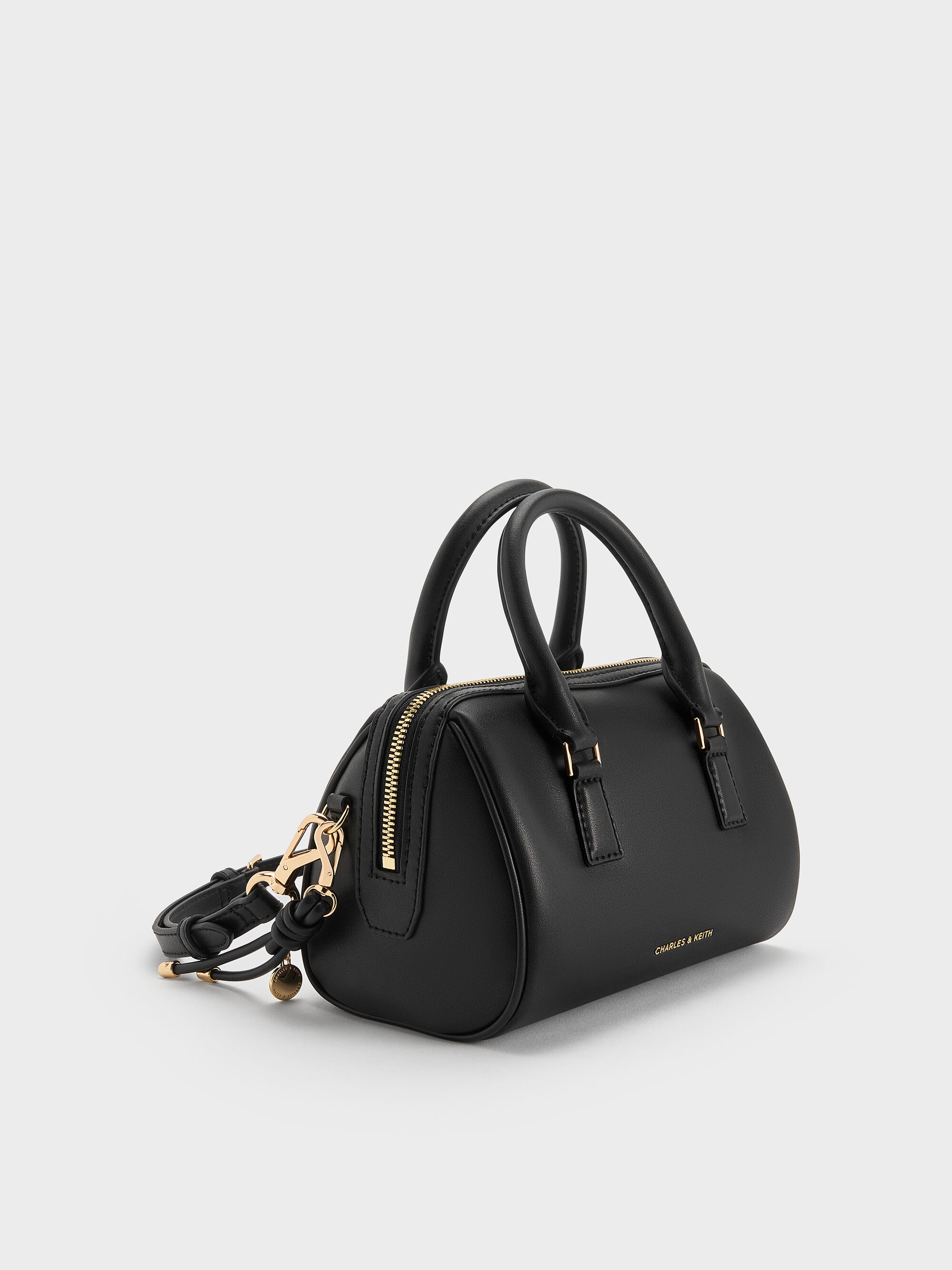 Everleigh エベルレイ ボウリングバッグ - ブラック | CHARLES & KEITH