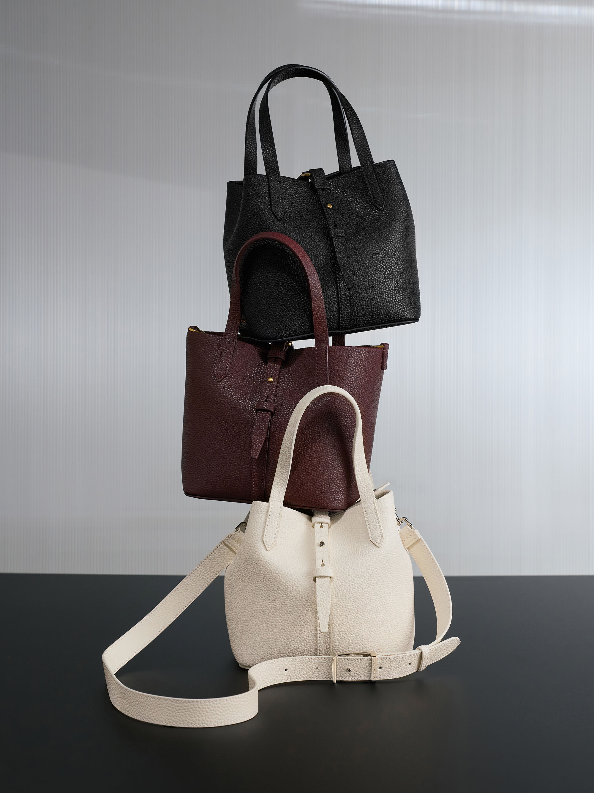 Beryl ベリル リサイクルレザーバケツバッグ - ブラック | CHARLES