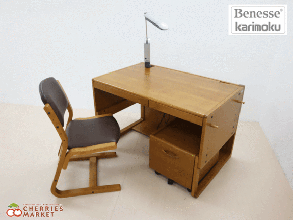 Karimoku×Benesse】カリモク×ベネッセ 学びデスク/学習机&成長チェア