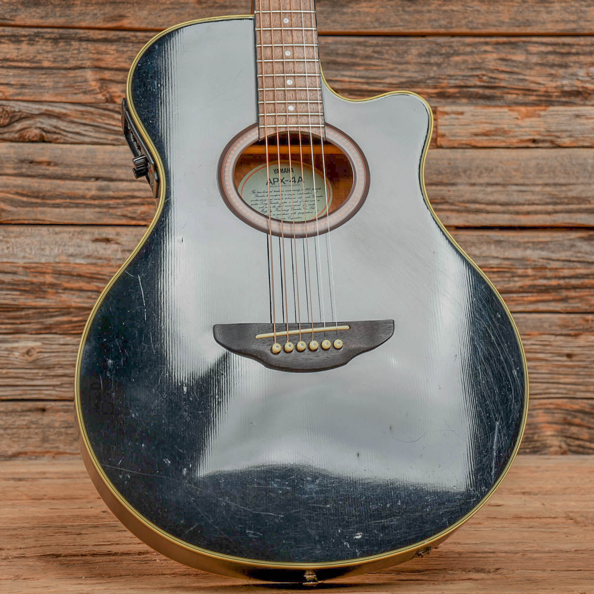 Yamaha APX 4A Black – Chicago Music Exchange