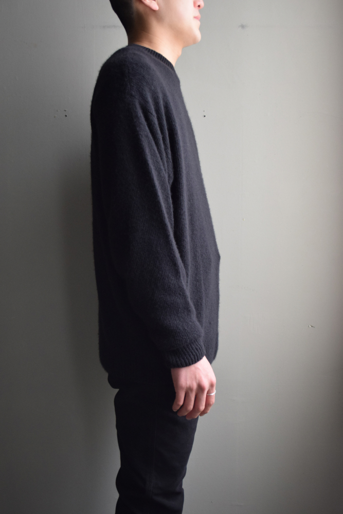 COMOLI (コモリ) カシミヤ製品染 クルーネックニット [BLACK]