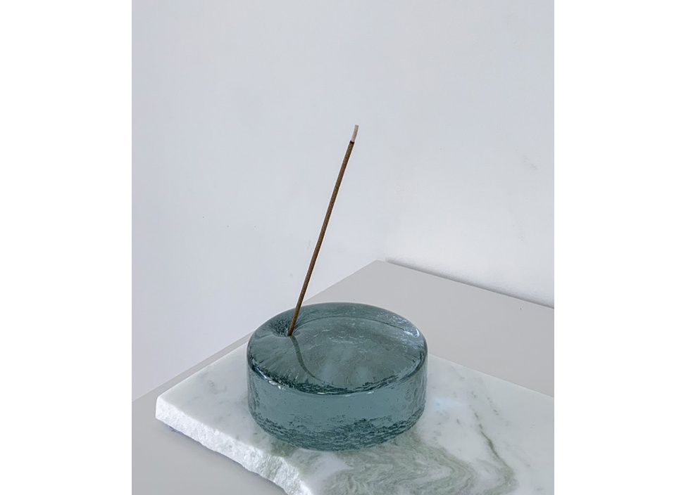 wa/ter / ウォーター】INCENSE STAND 90φ / blue greyの商品詳細ページ