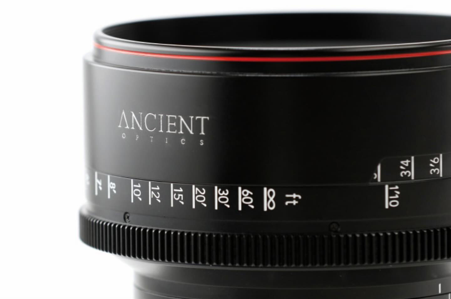 Ancient OpticsがCanon FD 35-105mm F3.5 マルチフォーマットズームを