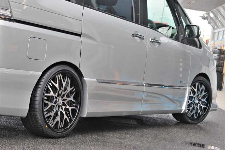 26セレナに攻め攻め19インチ！！ | 厚木店 | 店舗ブログ | タイヤ