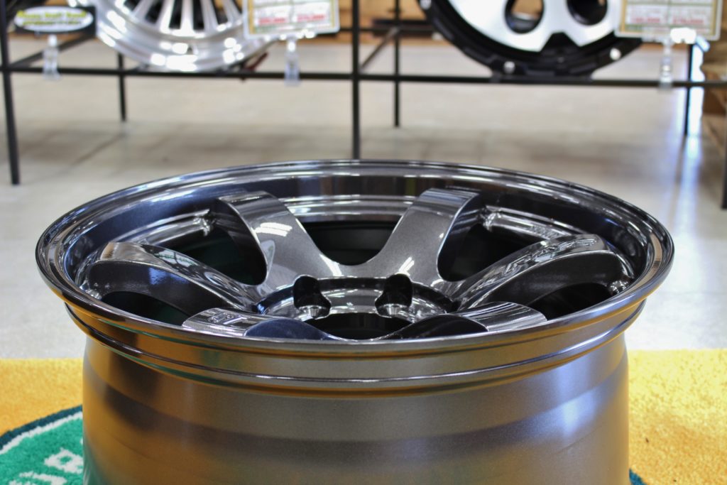 プラドにオススメ！！ RAYS グラムライツ 57DR-X 18インチ 展示中