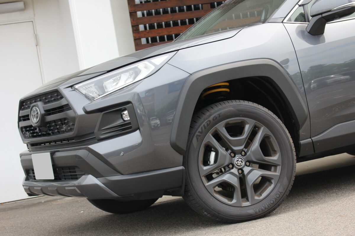 RAV4アドベンチャーを4×4エンジニアリング カンサスライトでアゲアゲ系