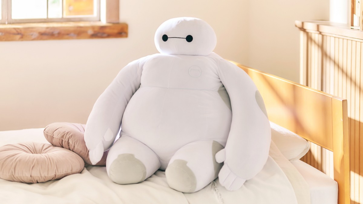 ベイマックスの新コレクション発売！ 高さ約80cmの“特大ぬいぐるみ