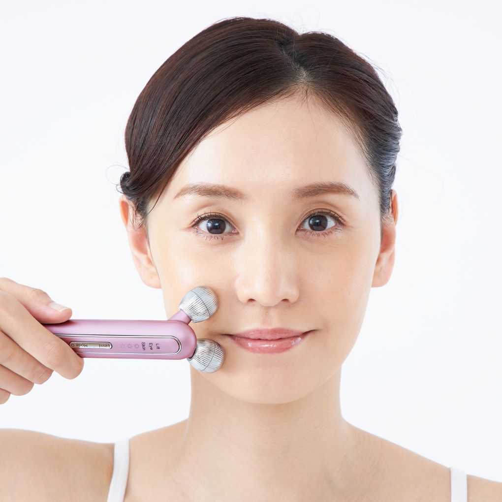 トルネードリフト｜EMSローラー美顔器｜見た目年齢をクリエイトする