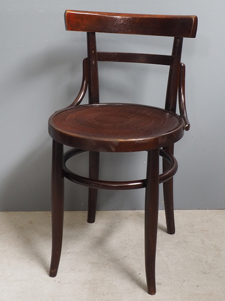 昭和レトロ　秋田木工ベントウッドチェア　曲木ダイニングチェア① 秋田木工 ベントウッド ロッキングチェア 曲木 籐編み 安寧椅子 中古