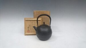 安東五 李朝白磁壷 | やましょう