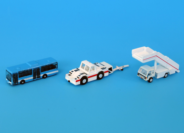 GSE40110 1:400 GSE 青バス・ステップカー・トーイングトラクターと