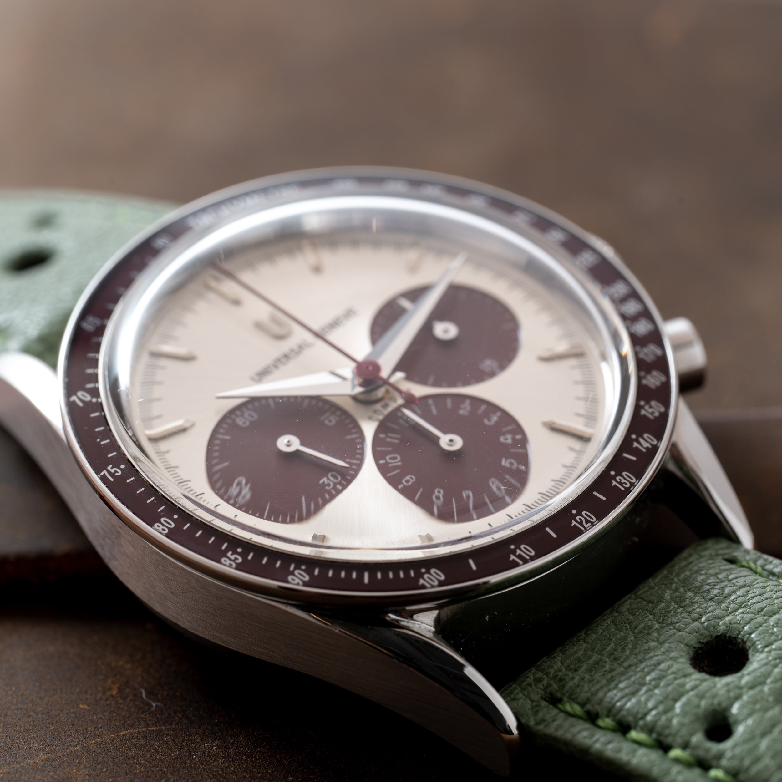 Universal Genève Compax 1950 – Analog:Shift