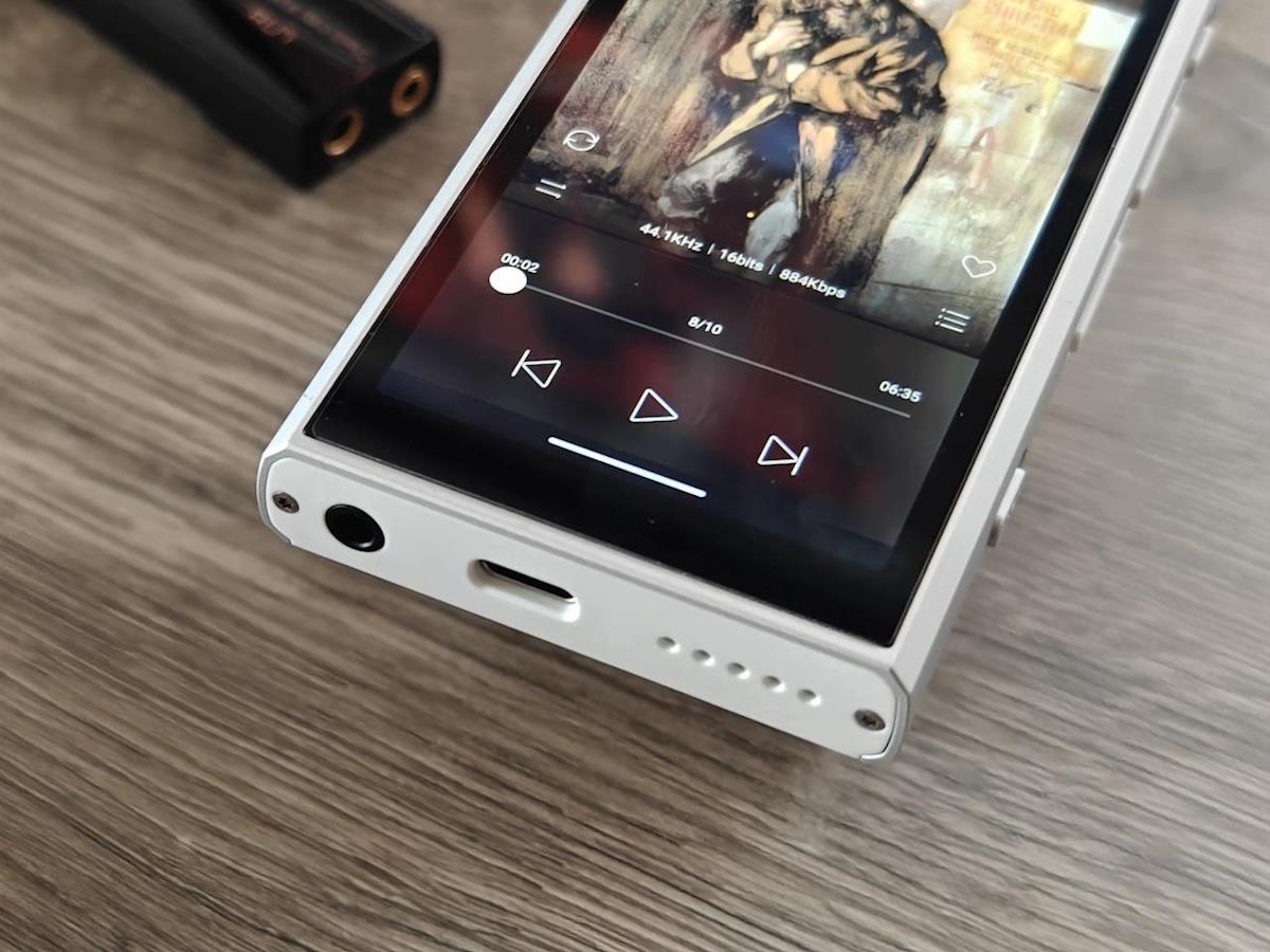 HiBy M300 Review: $199 Android 13 Digital Music Player