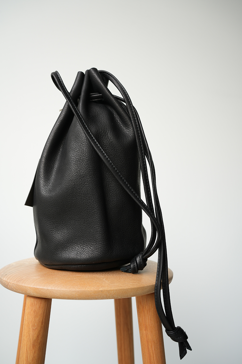 レザー巾着バッグ | ANOTHER LOUNGE