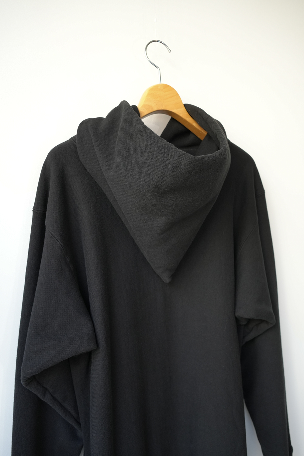 GARMENT DYE URAKE HOODIE | ANOTHER LOUNGE