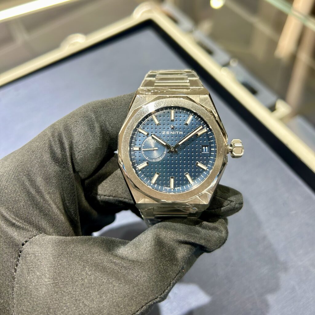 新品・未使用】 新日本プロレス創立30周年記念腕時計 2002.5.2発売