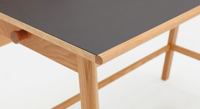 数量限定】人気デスク「THEO」のリノリウム特別カラーが登場