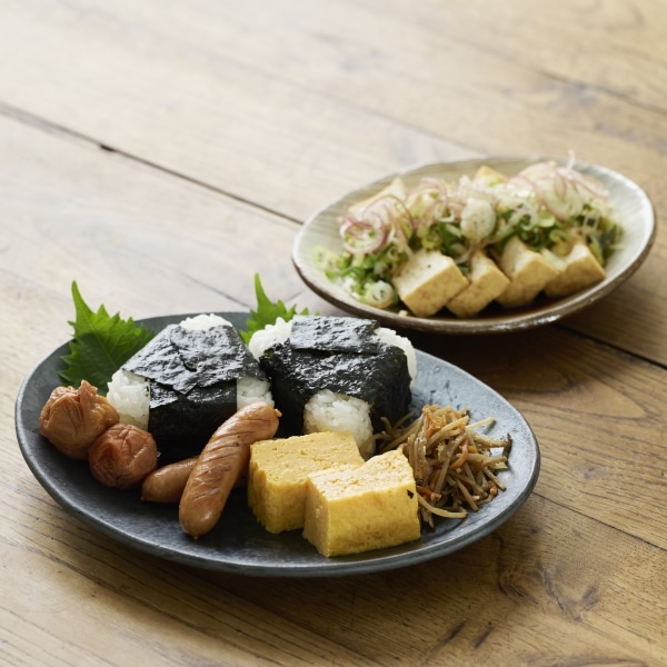 AKOMEYA TOKYO/ 信楽焼 楕円小皿 粉引(粉引): 食器｜AKOMEYA TOKYO