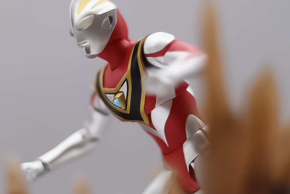 S.H.Figuarts（真骨彫製法） ウルトラマンガイア（V2） エフェクト