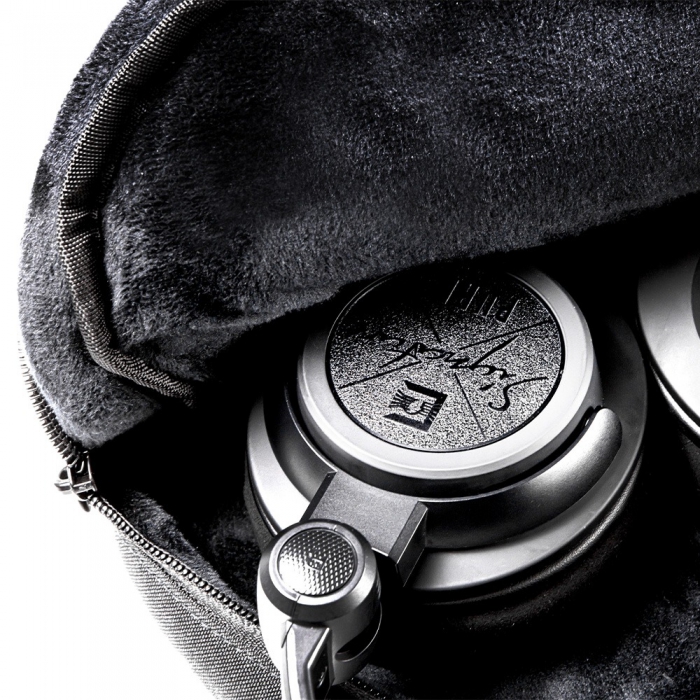 Signature PURE BLACK｜ULTRASONE｜株式会社アユート PCパーツ・VR