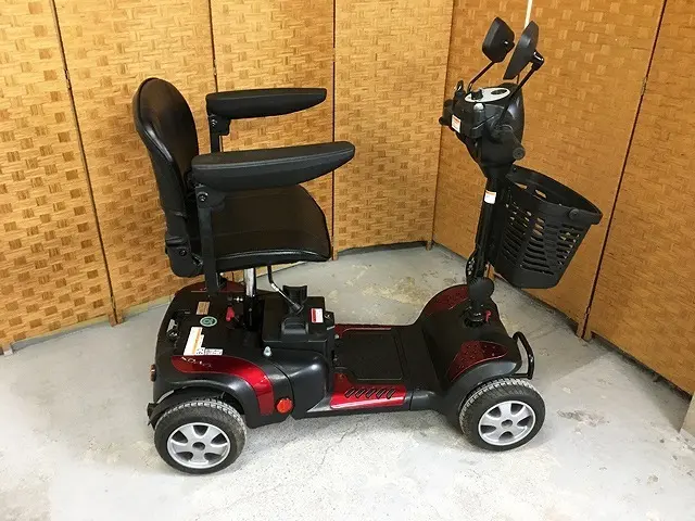 西東京市にて ノア モバイル アルファ シニアカー 電動四輪カート を