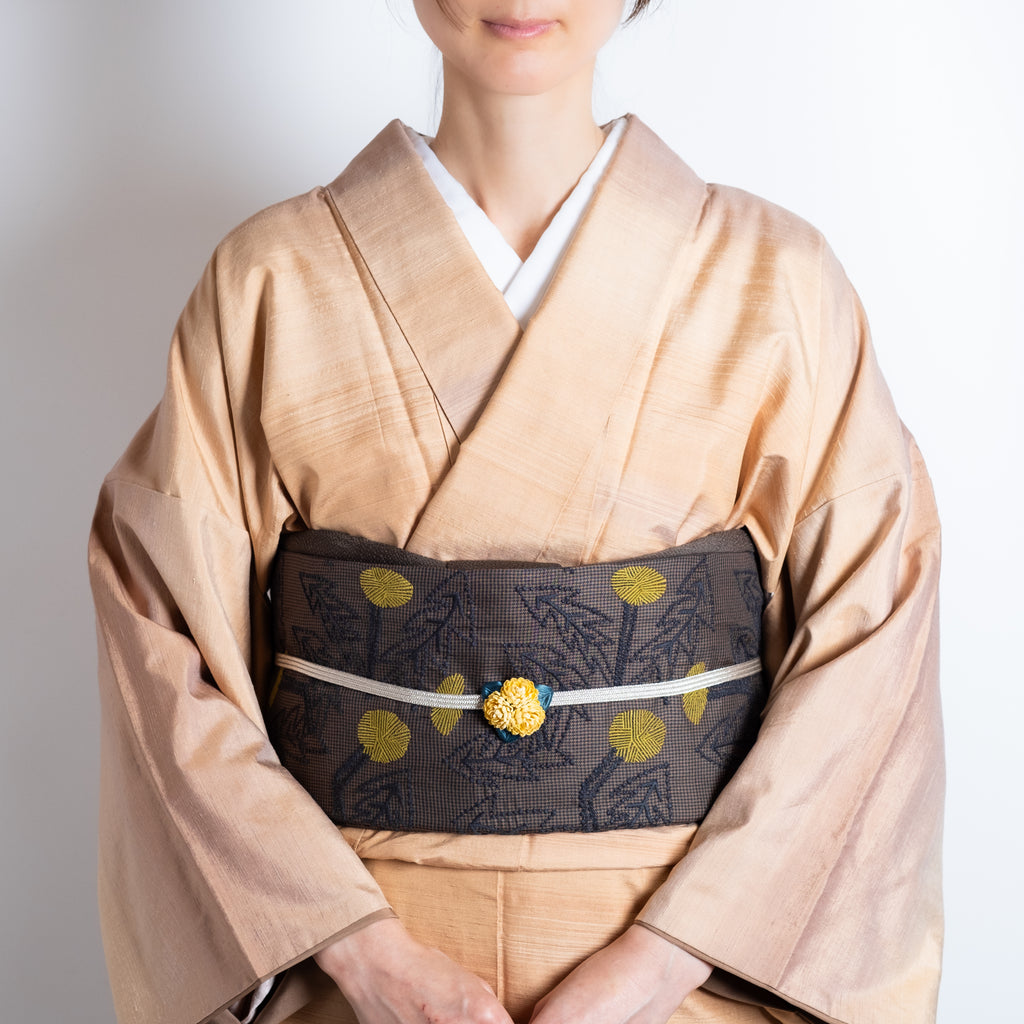 草木染めブローチ 「 鼓草（つづみぐさ） 」 - アトリエシムラ