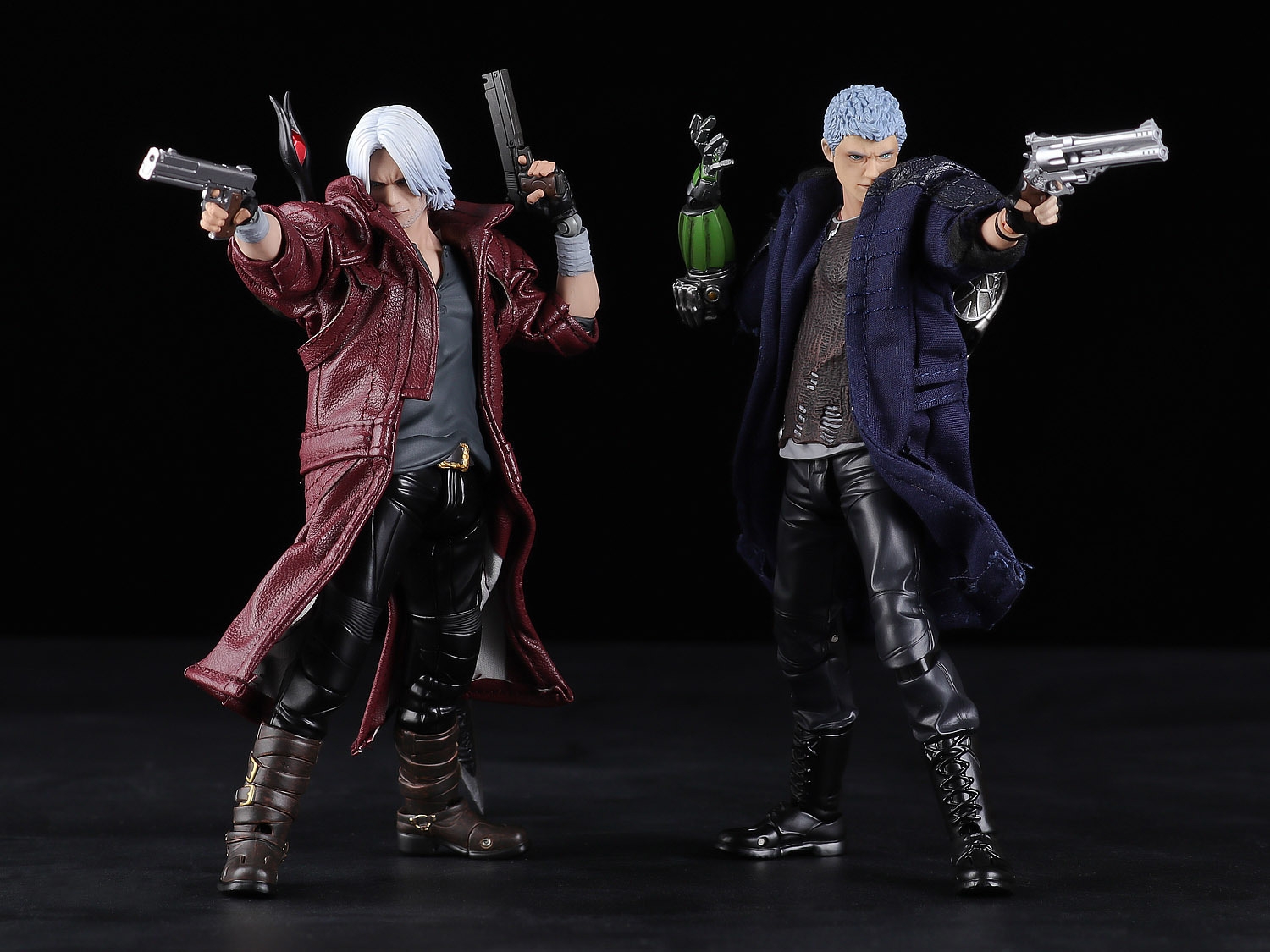 Devil May Cry 5』より「ダンテ」と「ネロ」の 1/12スケールアクション