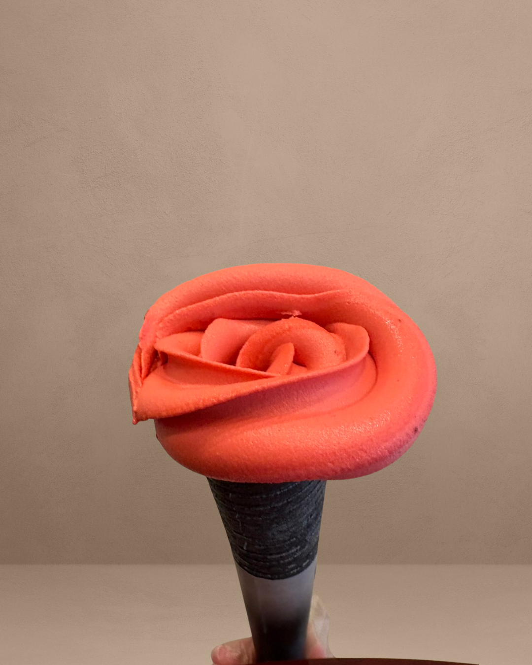 奈良初！バラの花そっくり新作ソフト 「ローズレッドストロベリー」 7