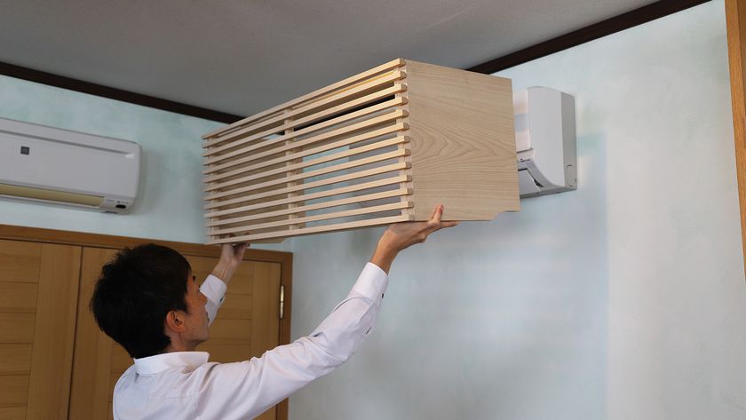 北海道産の天然木で作った温かみあるエアコンカバー、 11月22日より