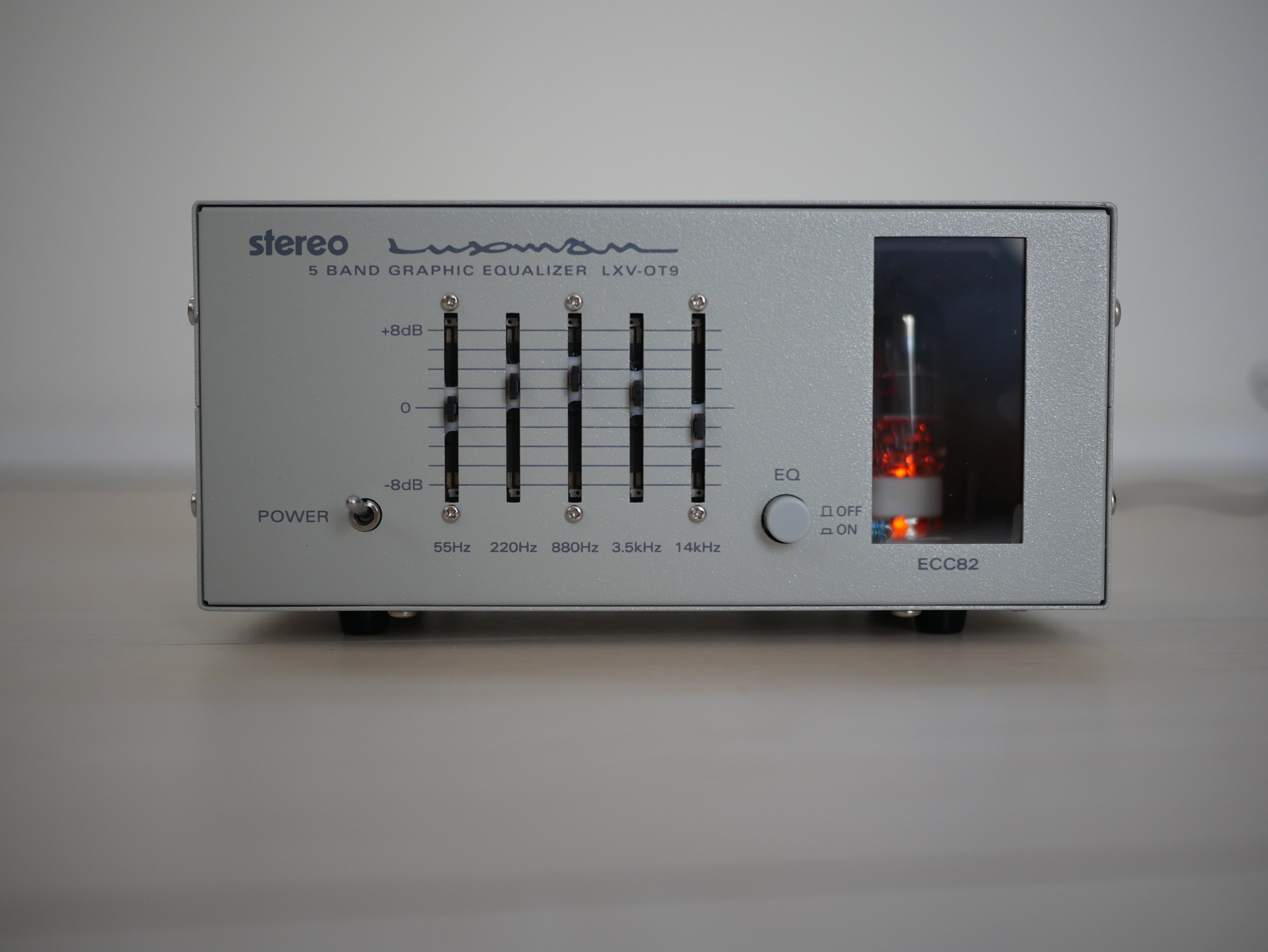 おうち時間の充実に最適！ ラックスマンの真空管グラフィック