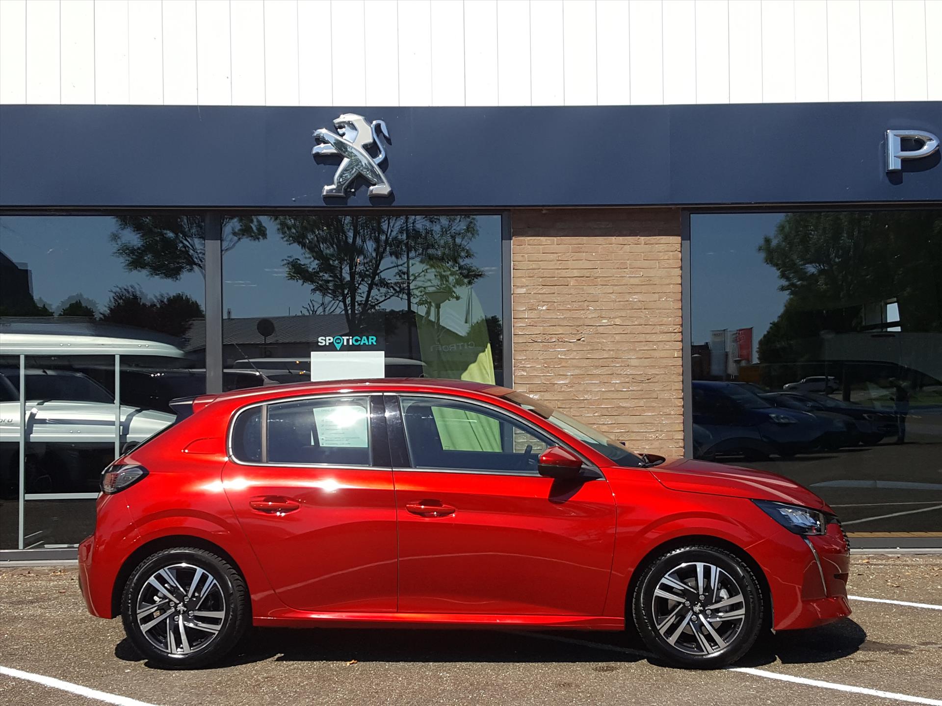 Peugeot 208 - AutoZeeland