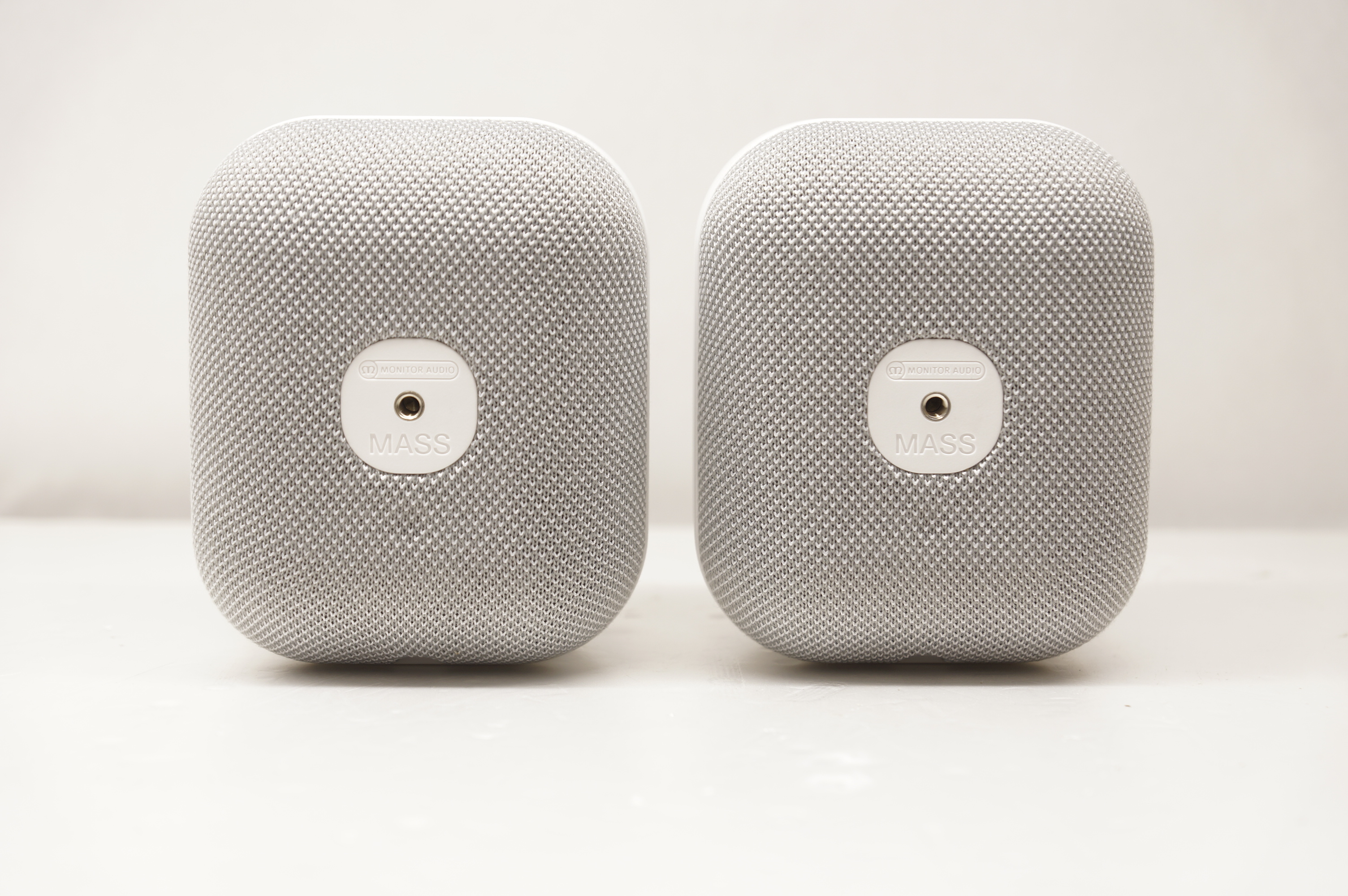 アバックWEB-SHOP / 【アウトレット】MONITORAUDIO MASS-2G ホワイト