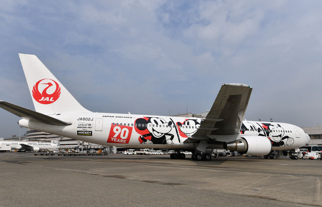 JAL 1/200 ミッキーマウス90周年BOEING 767-300ER JAL 767-300ER