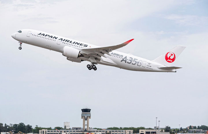 JALのA350、2号機が初飛行 後部にシルバーロゴ