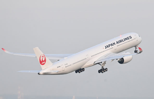 JAL A350-1000、初号機がロゴなしで復帰 年度内11機に