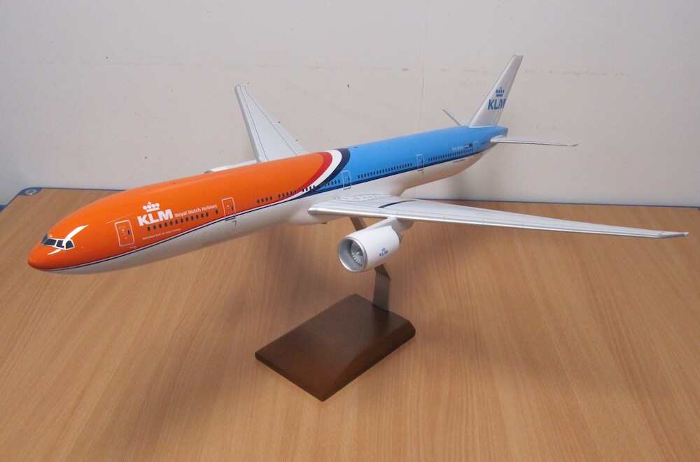 Premium Models PA117NEW Boeing 777-300ER KLM 