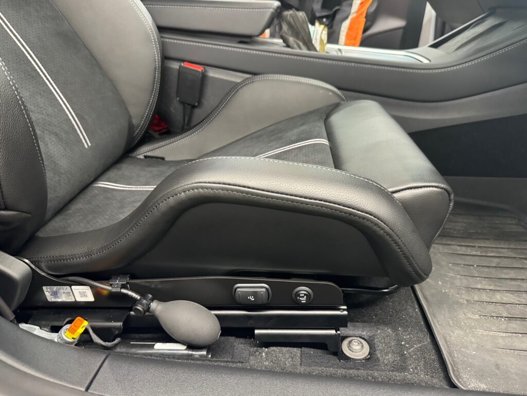 TESLA MODEL3 × SPORTSTER CL210H | A PIT AUTOBACS