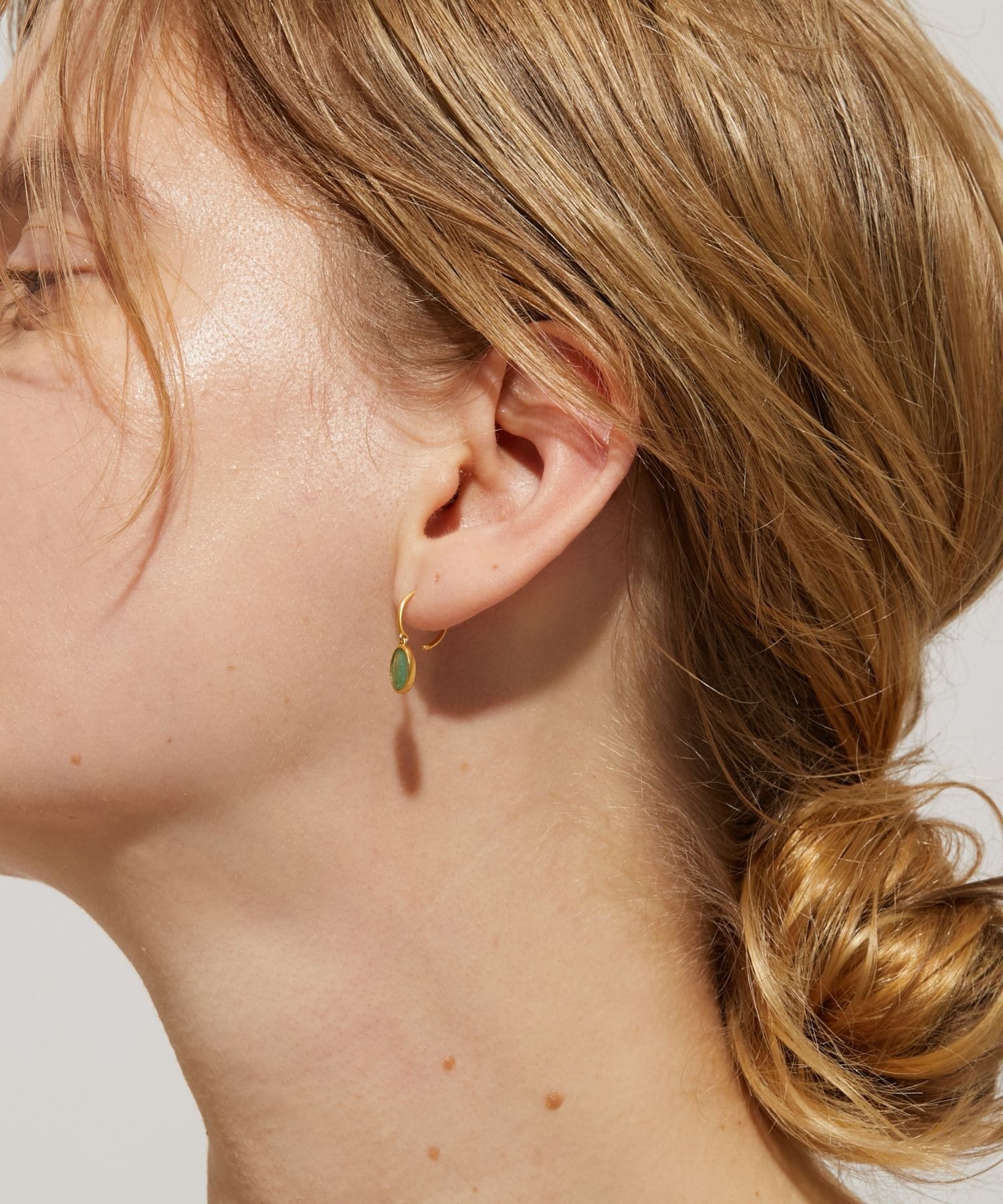eden] one of a kind emerald pebble single pierced earring｜ARTIDA
