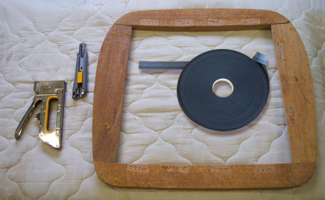 張り替えの手順 - ウェーディングテープ張り | ダイニングチェア座面の