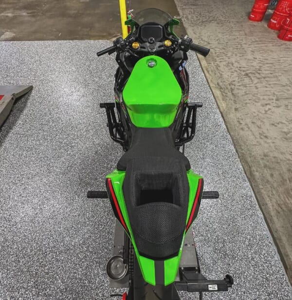 ZX4R デザインが美しい IMPAKTECH製 スタントケージ｜AxxL