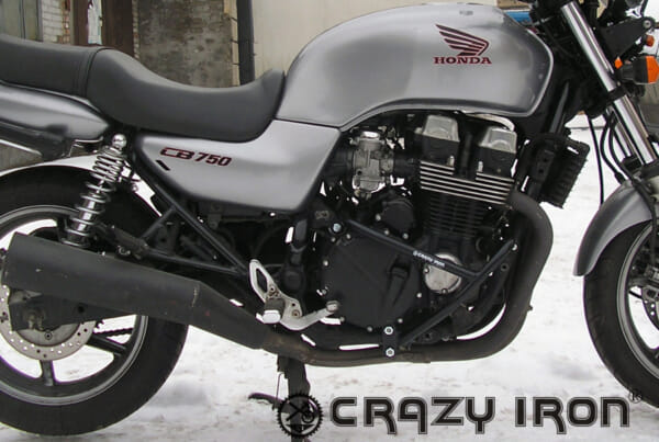 CB750 車両をしっかり保護できるエンジンガード｜AxxL