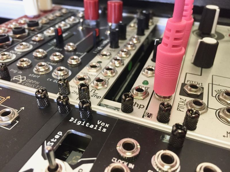 時間短縮！便利なユーロラックモジュラー専用スクリュー！Befaco