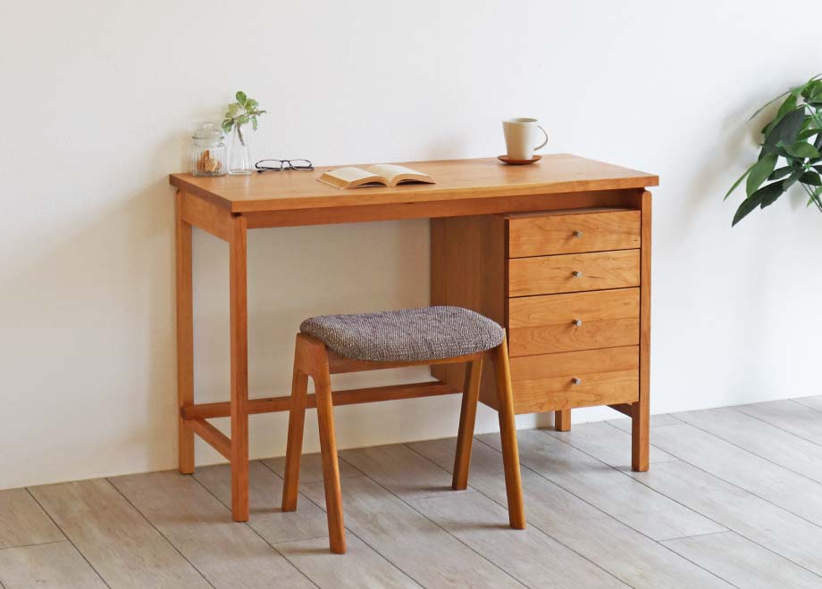 ブラックチェリー材のデスク・学習デスク・ワゴン・書棚 一覧 | 木の