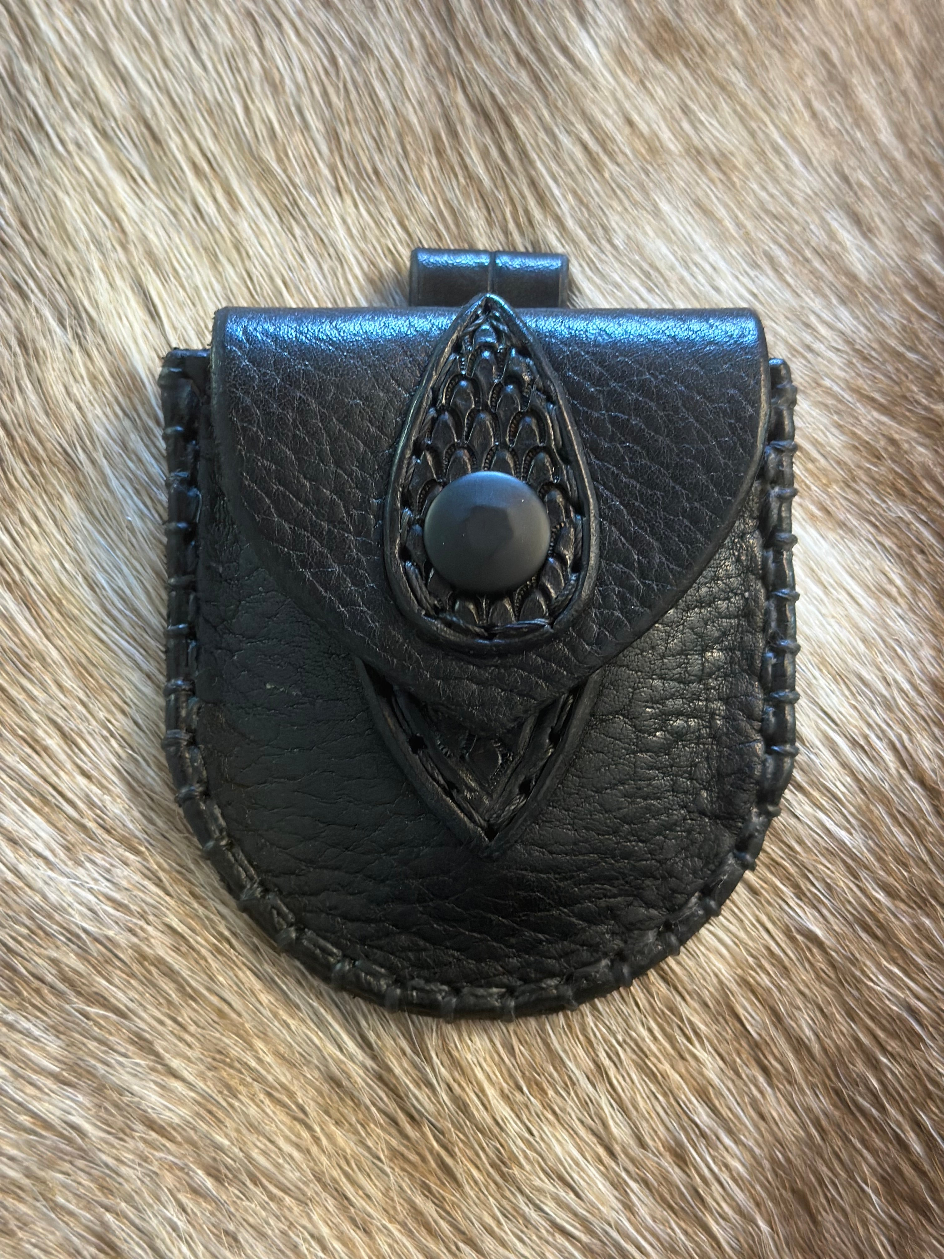 Limited Edition Variant Nipper Neck Pouch – Boreal Row