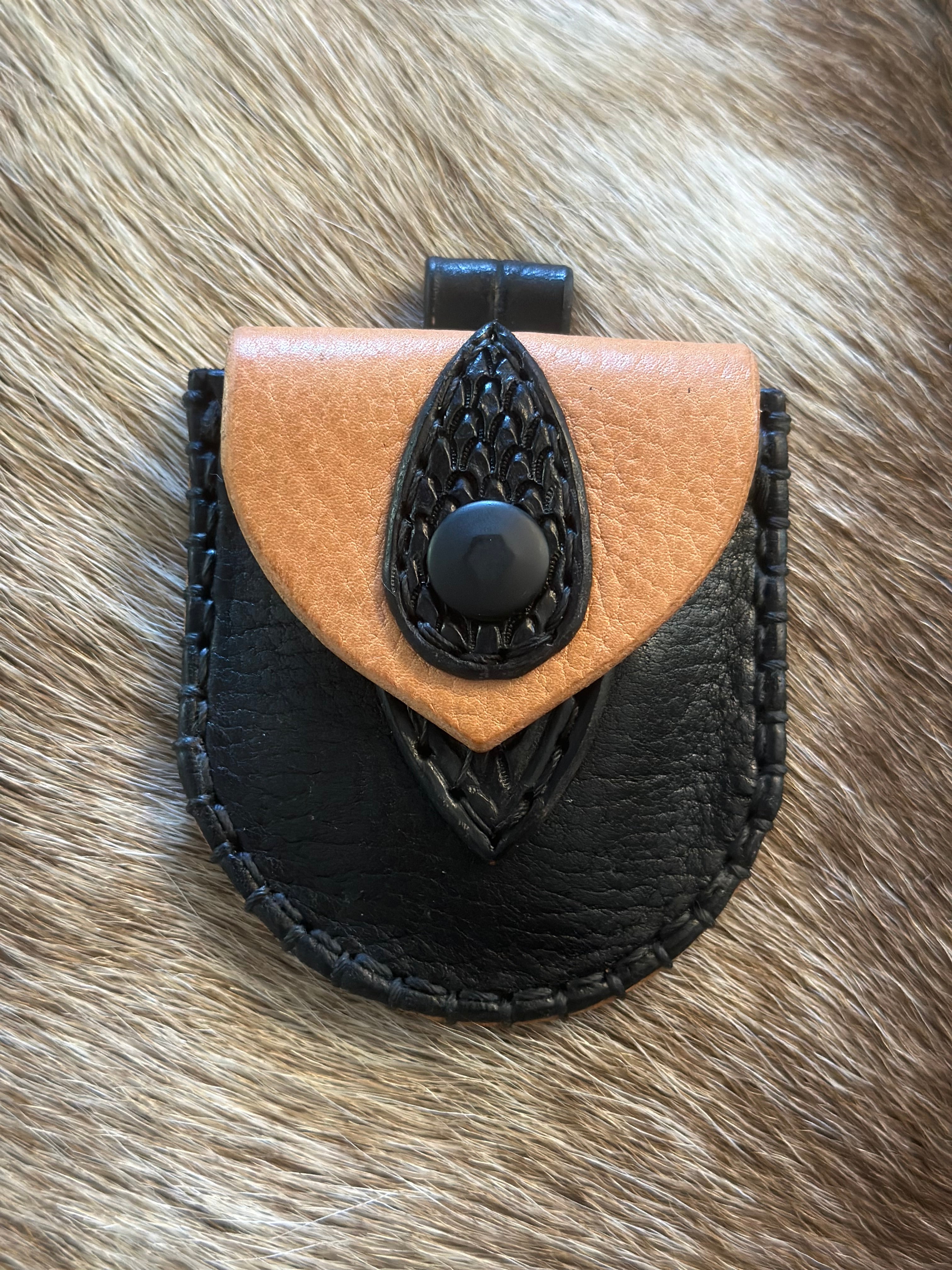 Limited Edition Variant Nipper Neck Pouch – Boreal Row
