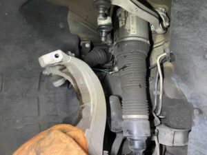 ベントレー コンチネンタルGT エアサス修理 | マリオットマーキーズ