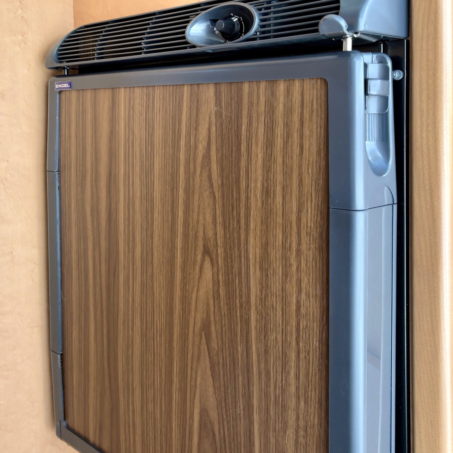 キャンピングカー冷蔵庫 12V Dometic MDC-90 ジャンク品