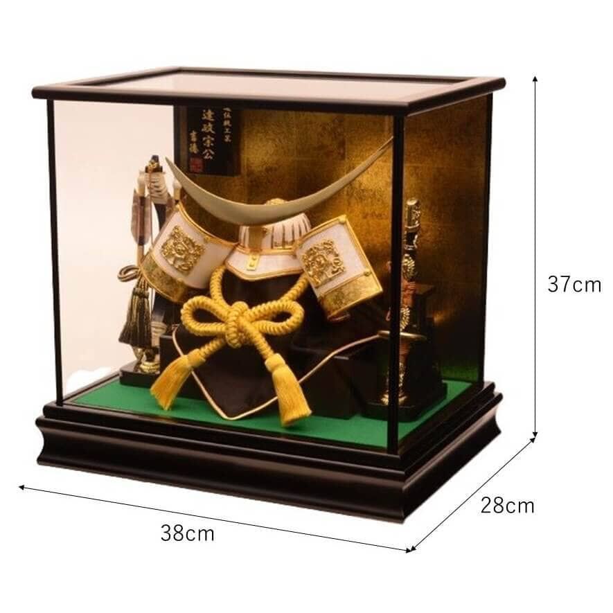 五月人形】兜飾り ケース飾り「伊達政宗 白兜焼箔風」（538102